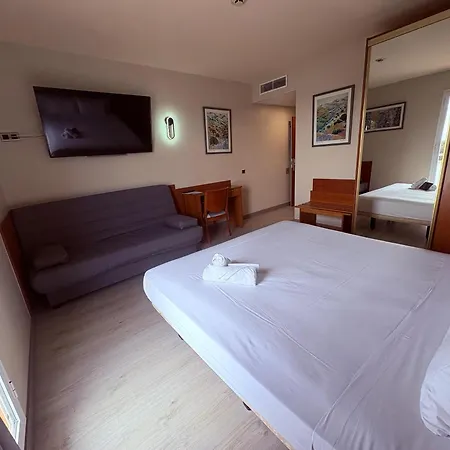 Paradise Hotel Cambrils